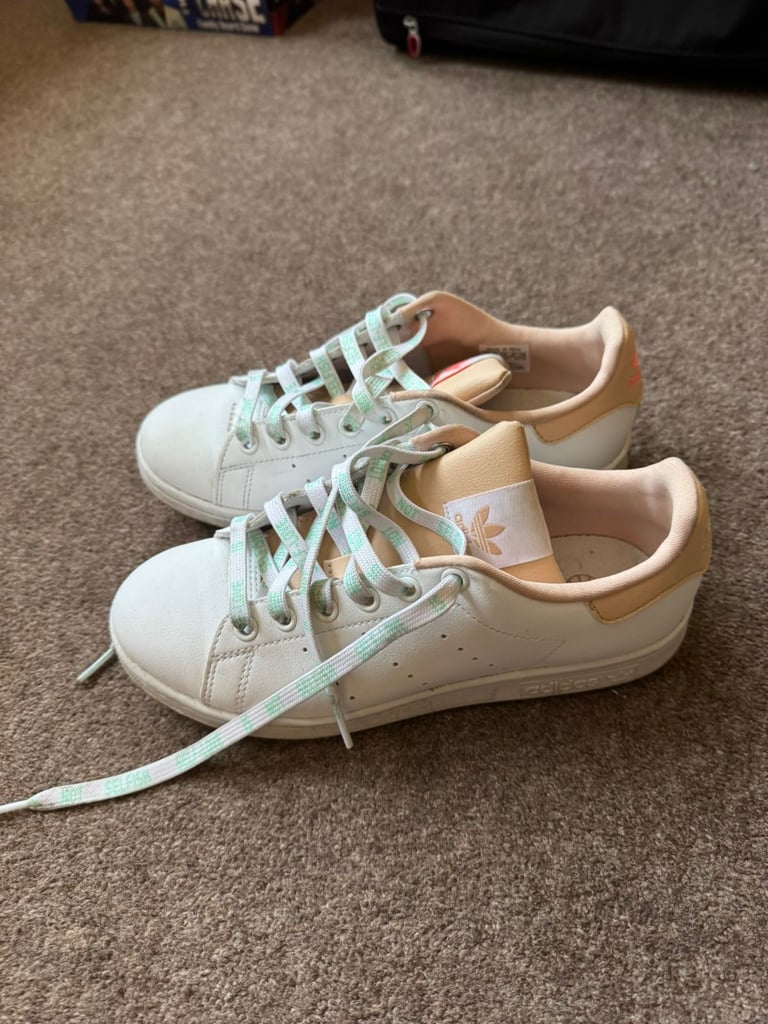 Adidas Stan Smith Woman's Trainers, size 4.5