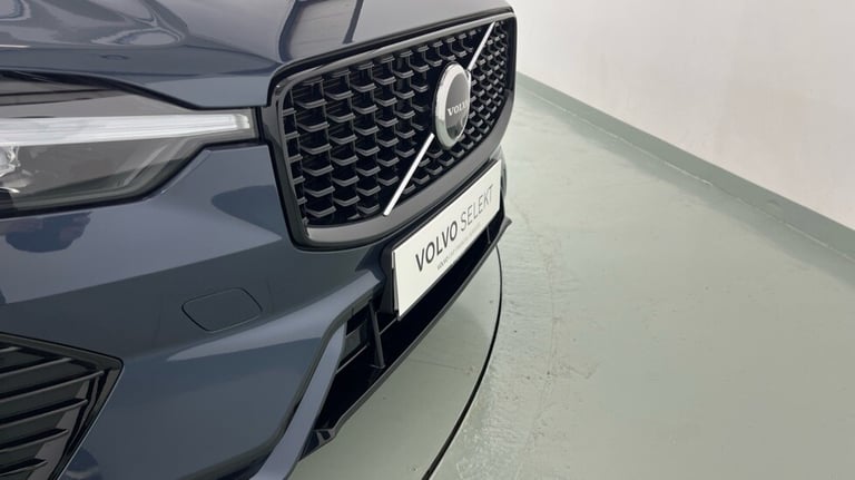 2022 Volvo XC60 Ultimate, B5 AWD mild hybrid, Petrol, Dark Estate Petrol Automatic