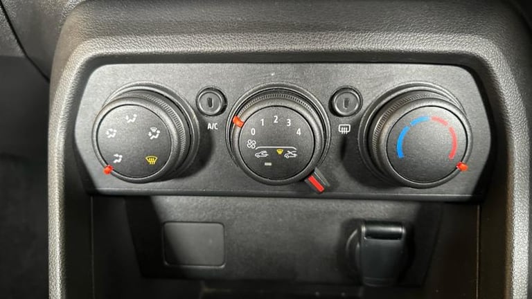 2023 Dacia Sandero Stepway 1.0 TCe Expression Hatchback 5dr Bi Fuel Manual Euro 6 (s/s) (100 ps) ...
