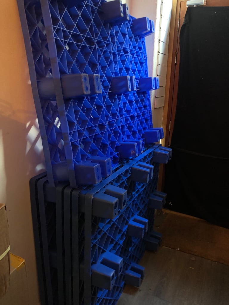 Free heavy duty plastic pallets