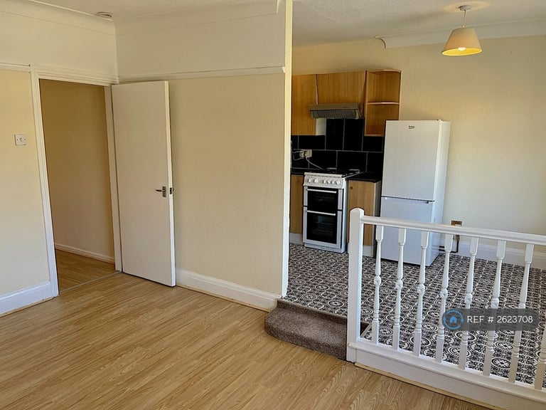 1 bedroom flat in Wilmslow Road, Handforth, Wilmslow, SK9 (1 bed) (#2623708)