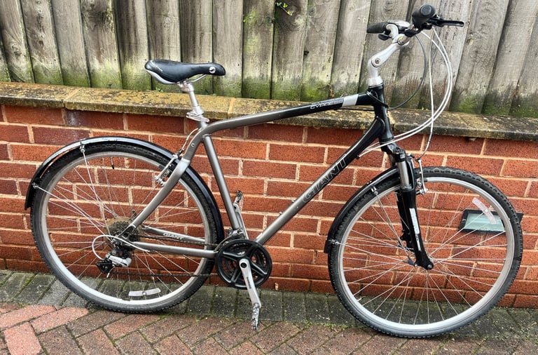 image for Giant Cypress Hybrid Bike Very Nice 