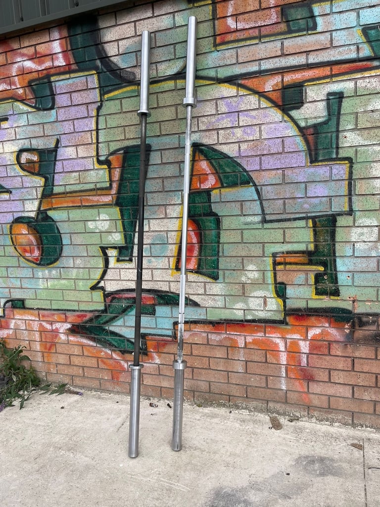 7ft Olympic Bar  Price £80 Delivery £20