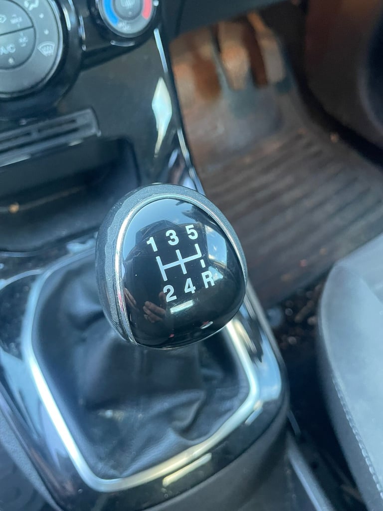 2014 Ford Fiesta 1.5 TDCi Zetec Hatchback 5dr Diesel Manual Euro 5 (75 ps)