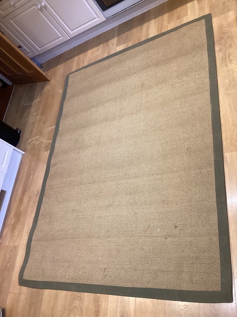 Sisal rug with a green border 162 x 225cm 
