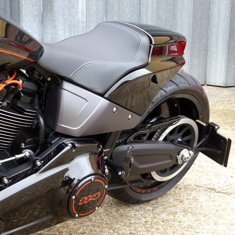 HARLEY DAVIDSON FXDRS SOFTAIL 114 1868. A MUSCLE CRUISER IN PERFECT CONDITION.