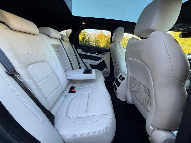 2022 Jaguar F-Pace 2.0 P250i R-Dynamic Black SUV 5dr Petrol Auto AWD Euro 6 (s/s) (250 ps) ESTATE...