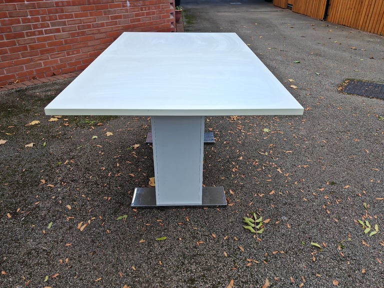 White Extending Dining Table & 6 Black/Chrome Chairs FREE DELIVERY 178