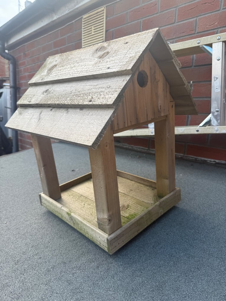 Bird feeder nesting box post fence mount 