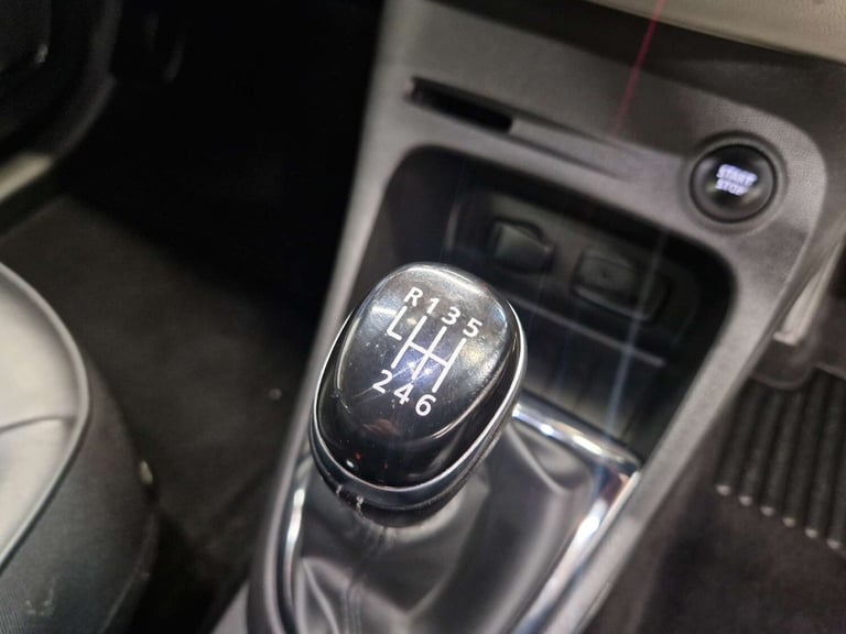 2017 Renault Captur 1.5 dCi 110 Signature S Nav 5dr HATCHBACK DIESEL Manual