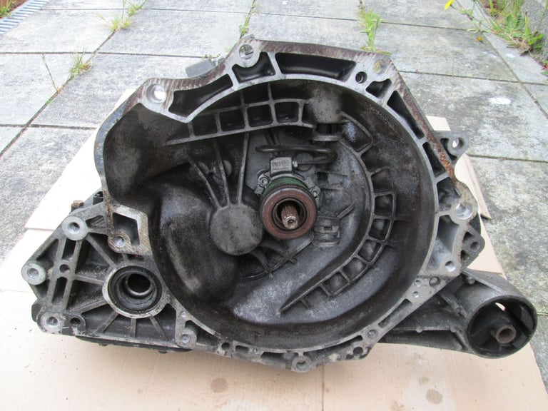 VAUXHALL ASTRA Mk4 GEAR BOX