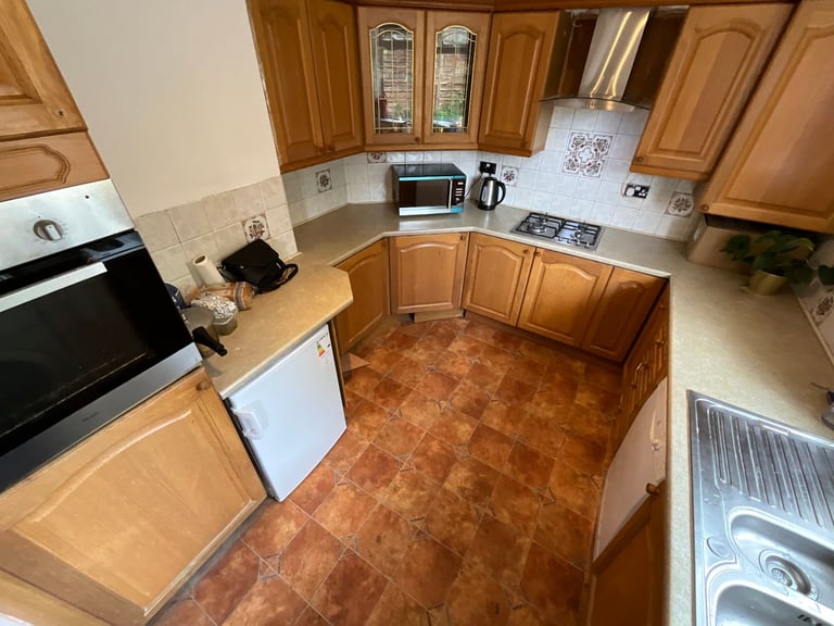 Double-Room to let in Harrold Hill Romford 