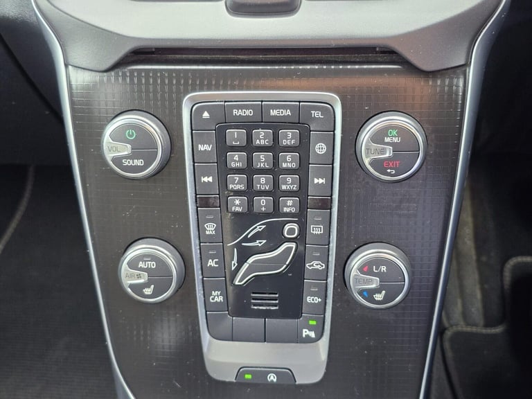 2017 Volvo V40 1.5 T3 R-Design Nav Plus Hatchback 5dr Petrol Auto Euro 6 (s/s) (152 ps) Hatchback...