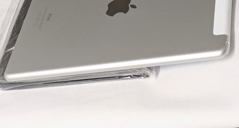 iPad 6 32GB WiFi and Sim Download any app for work, business, kids, or personal use