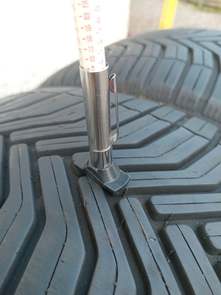 Michelin Cross Climate 225 45 R17 94W