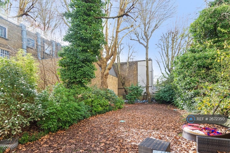 4 bedroom house in Imperial Square, London, SW6 (4 bed) (#2672350)