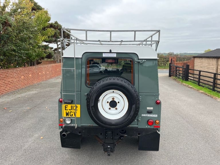 2012 Land Rover Defender 122bhp 2.2 TDCi Hard Top SUV Diesel Manual 4WD Euro 5 ONLY33K PANEL VAN ...