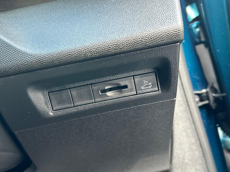 2024 Peugeot 408 1.2 PureTech GT Fastback 5dr Petrol EAT Euro 6 (s/s) (130 ps) Hatchback PETROL A...