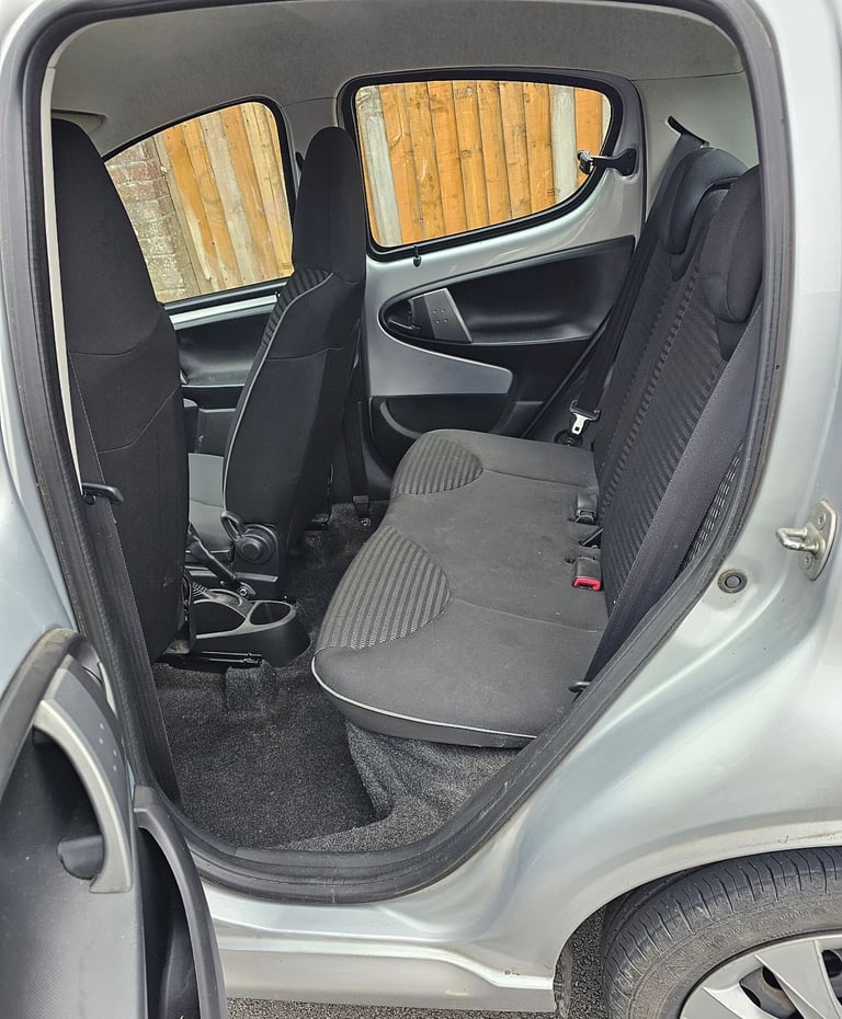 Peugeot, 107, Hatchback, 2013, Manual, 998 (cc), 5 doors