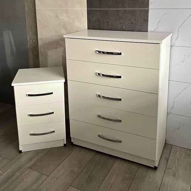 Modern Bedroom Furniture. Bedroom Suit Includes Bedside Tables, Chest of Drawers and Wardrobes