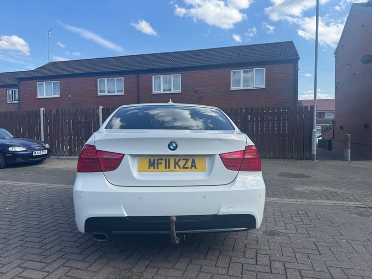 BMW, 3 SERIES, Saloon, 2011, Manual, 1995 (cc), 4 doors