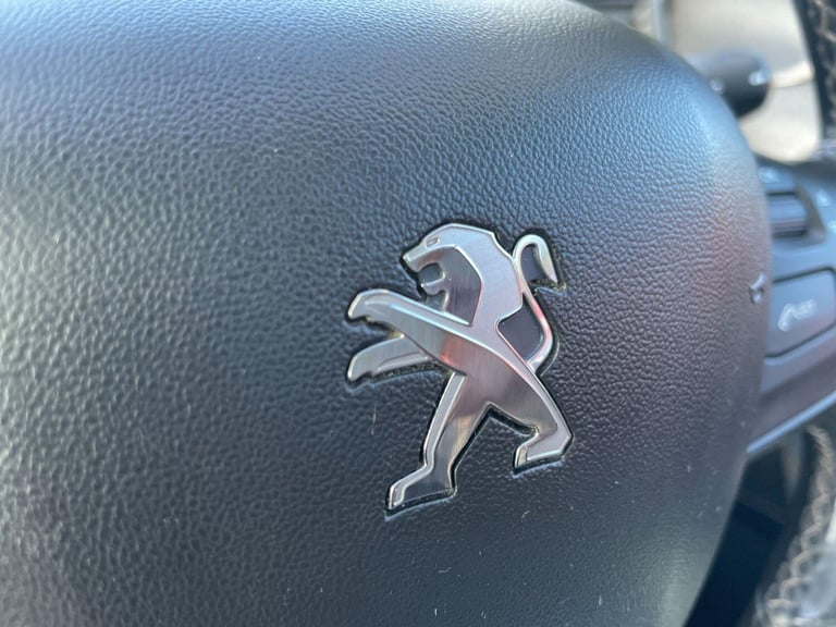 2018 Peugeot 2008 1.2 PureTech Allure Premium Euro 6 (s/s) 5dr HATCHBACK Petrol Manual