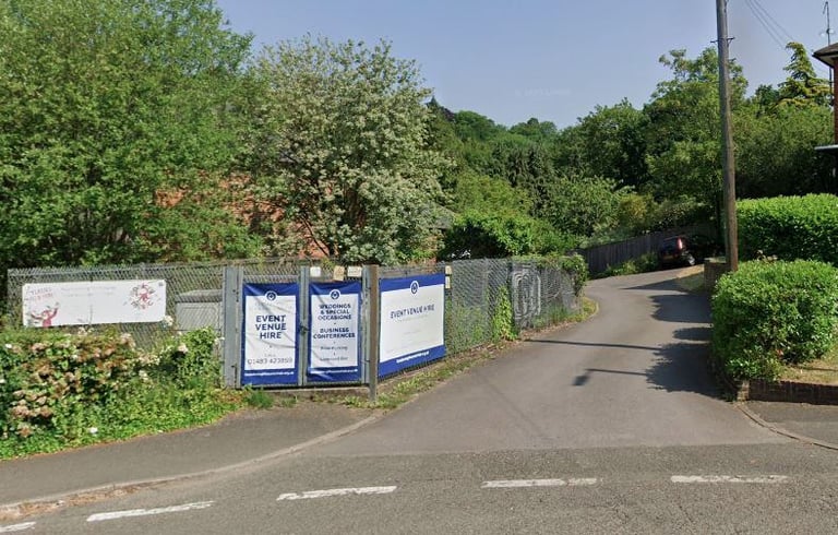 Weekday Parking close to ***GODALMING*** Town Centre/Railway Station GU7 1RQ (5743)