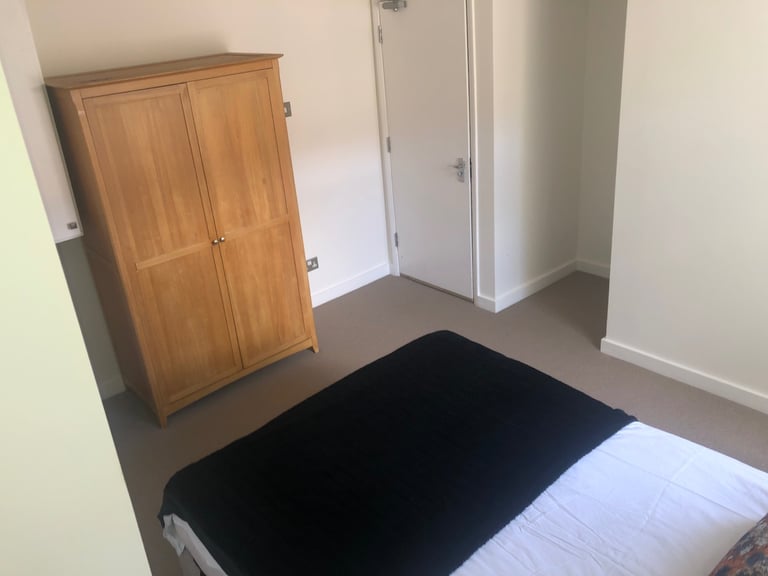  Ensuite room Available - Woolwich
