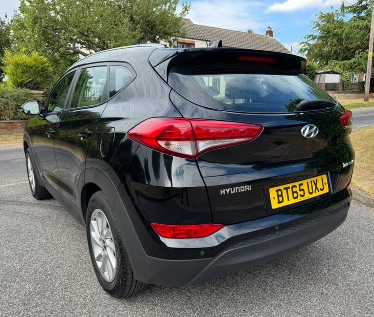 2015 (65) HYUNDAI TUCSON 1.7 CRDi SE BLUEDRIVE LONG MOT FSH 11 STAMPS! STUNNING!