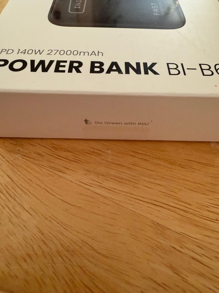 INIU B64 140W 27,000mAh fast charger portable charger
