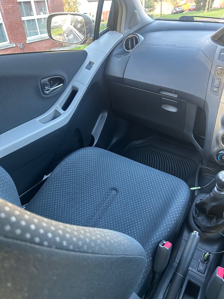 Toyota, YARIS, Hatchback, 2010, Manual, 1329 (cc), 5 doors