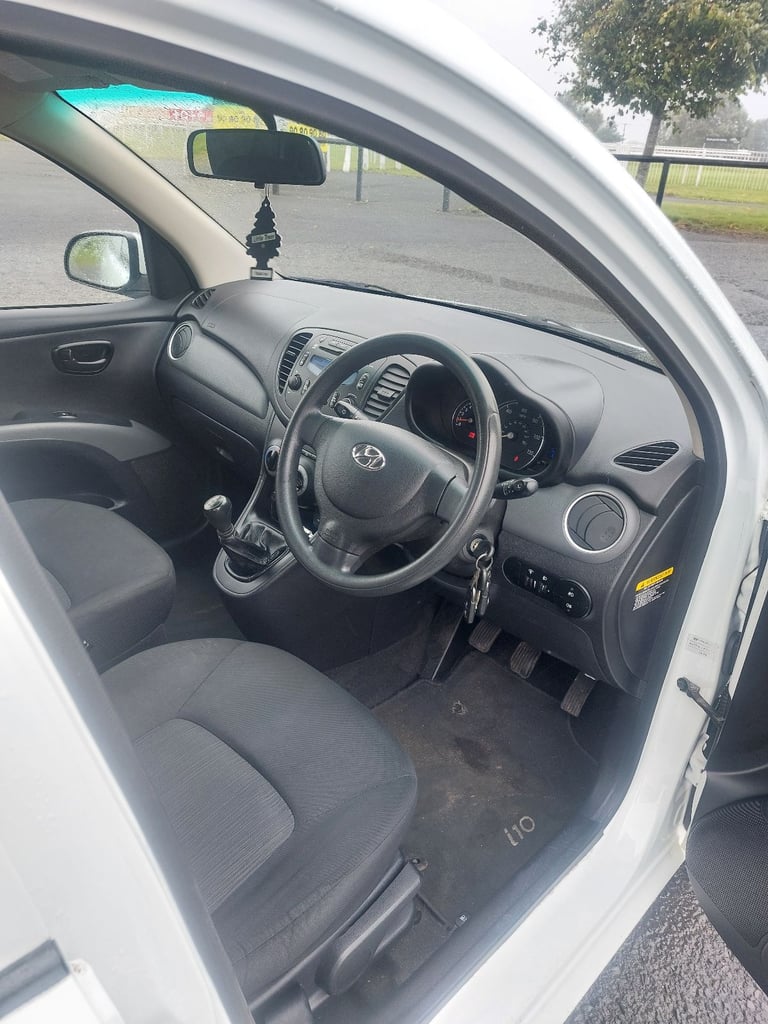 2013 HYUNDAI I10. FULL MOT. 81K. £20 ROAD TAX. 3 MONTHS WARRANTY 