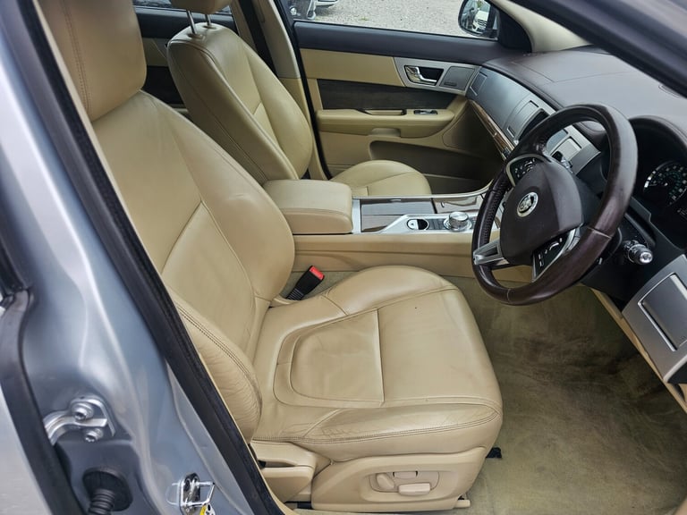 2012 Jaguar XF 2.2d [200] Premium Luxury 4dr Auto SALOON Diesel Automatic