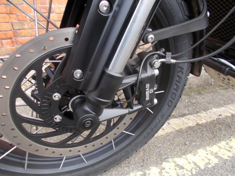 2025 Triumph Scrambler 400 XC