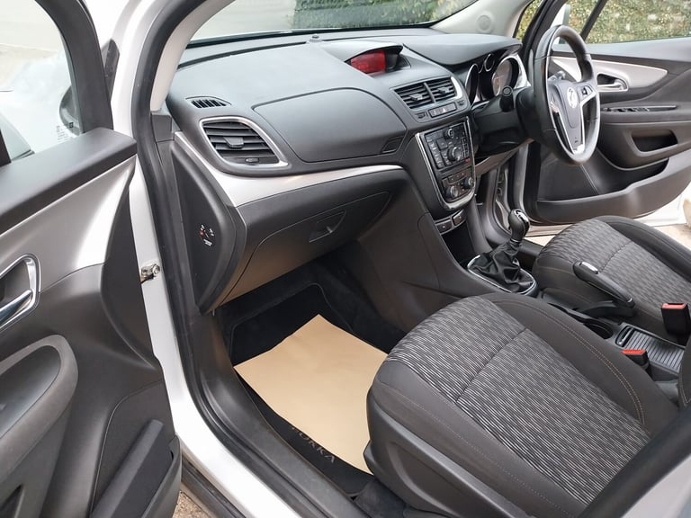2014 Vauxhall Mokka 1.6i Exclusiv 5dr HATCHBACK Petrol Manual