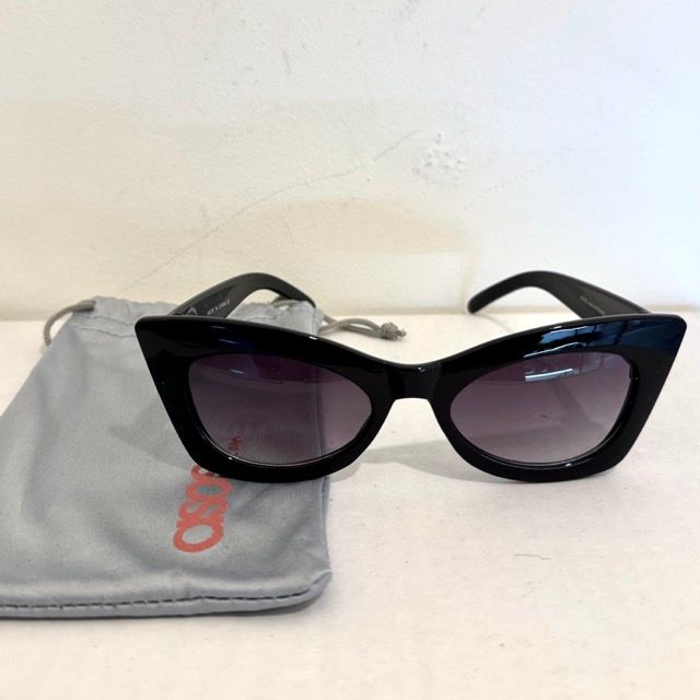 image for ASOS Solid Black Cat Eye Sunglasses - Black £15.