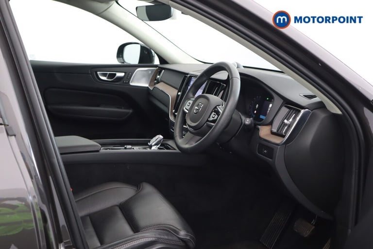 2023 Volvo XC60 2.0 B5P Ultimate Dark 5dr AWD Geartronic SUV Petrol Automatic