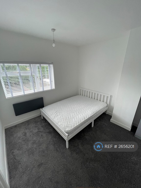 1 bedroom flat in Roland Avenue, Coventry, CV6 (1 bed) (#2656201)
