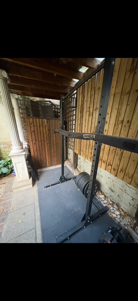 BLK Squat rack, Olympic bar, 130kg of bumper plates, 2 x 22.5kg selecta bell dumbells. 