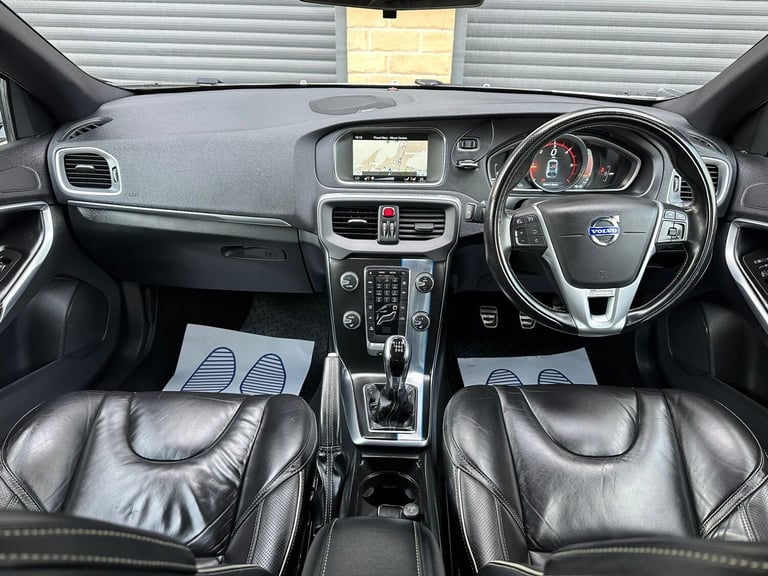 2015 Volvo V40 D2 R DESIGN Lux Nav 5dr HATCHBACK Diesel Manual