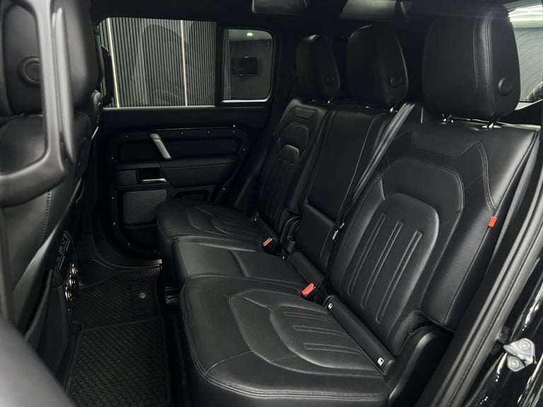 2021 Land Rover Defender 3.0 D300 X-Dynamic HSE 110 5dr Auto [7 Seat] ESTATE DIESEL Automatic