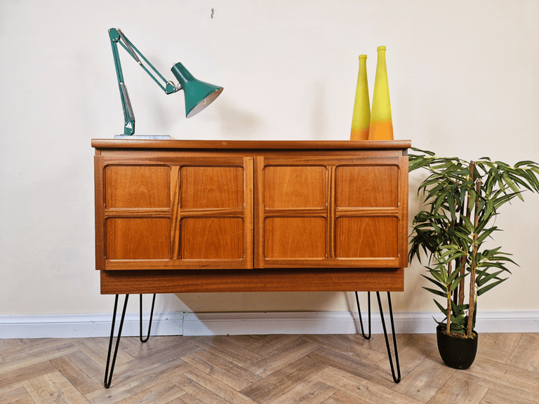 Nathan Parker Knoll Vintage Mid Century Medium Teak Danish Design Compact Sideboard Cabinet BL692