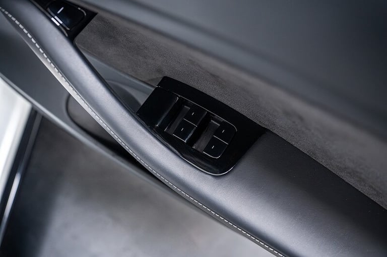 2020 Tesla Model 3 Long Range Saloon Electric Automatic