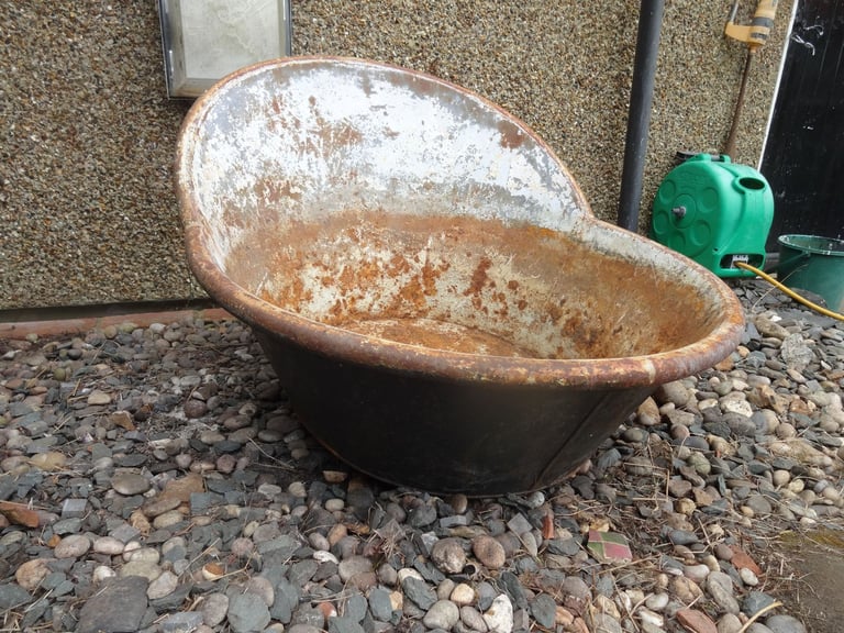 VICTORIAN HIP BATH ~ VINTAGE BATH TUB ~ GARDEN PLANTER ~