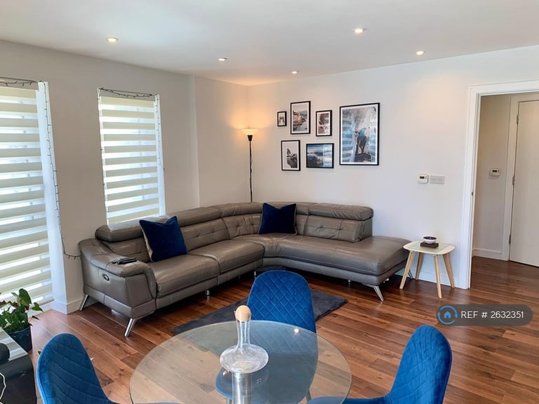 2 bedroom flat in Avon House, London, SW18 (2 bed) (#2632351)