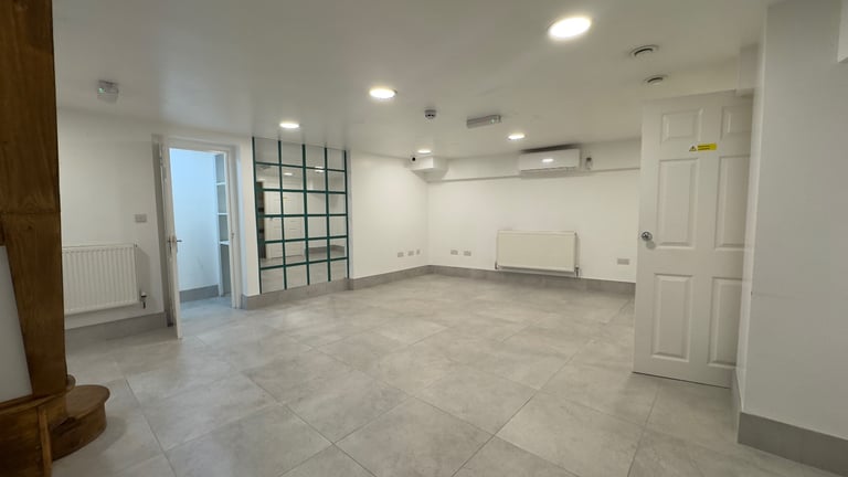 Shop with E-Class Use – Prime Cromwell Road Location