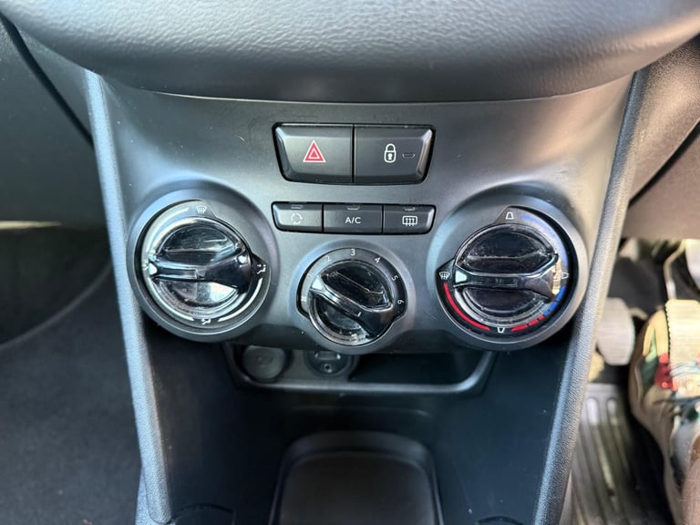 2015 Peugeot 208 1.2 VTi PureTech Active Euro 6 5dr HATCHBACK Petrol Manual