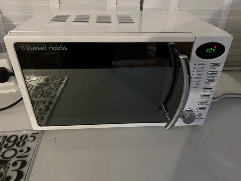 image for Free Russell Hobbs Microwave 700 watt
