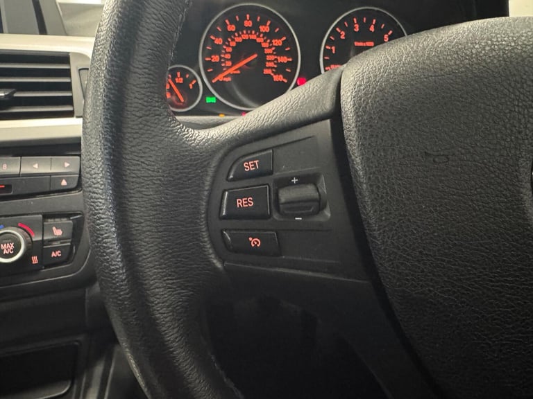 2013 BMW 3 Series 1.6 320i ED EfficientDynamics Euro 6 (s/s) 4dr SALOON Petrol Manual