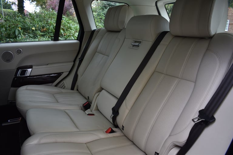 2014 Land Rover Range Rover V8 AUTOBIOGRAPHY+11 Services carried out! Estate Petrol Automatic